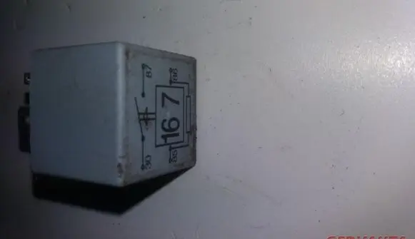 Volkswagen PASSAT B5 Other relay 191906983C