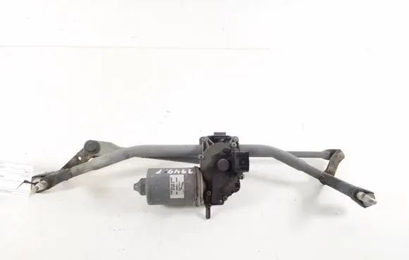 Front wiper linkage