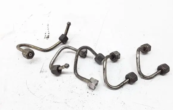 Fuel injector supply line/pipe