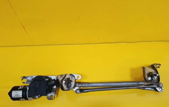 Mitsubishi Colt Front wiper linkage and motor 8250A153 MS159200-6821