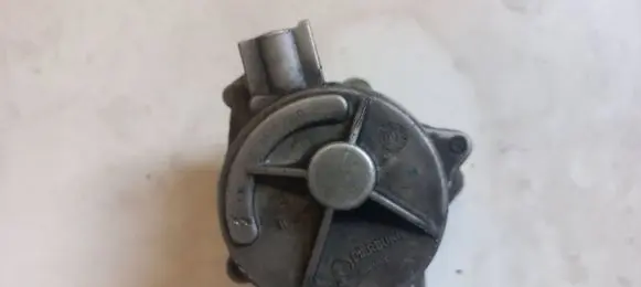 Renault Scenic I Vacuum pump 2117222C