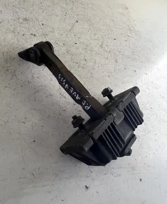 Toyota Avensis T250 Front door check strap stopper