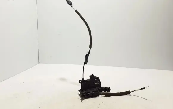 Renault Captur Front door lock 805031332R
