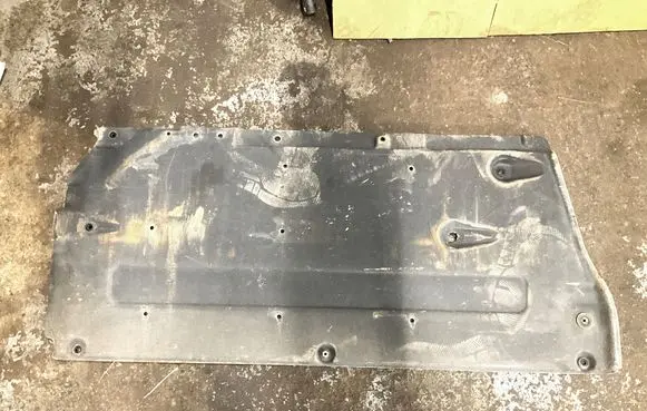 Hyundai i30 Engine splash shield/under tray 84145S0700 25042022 071415
