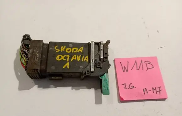 Skoda Octavia Mk1 (1U) Front door window regulator with motor 05074260