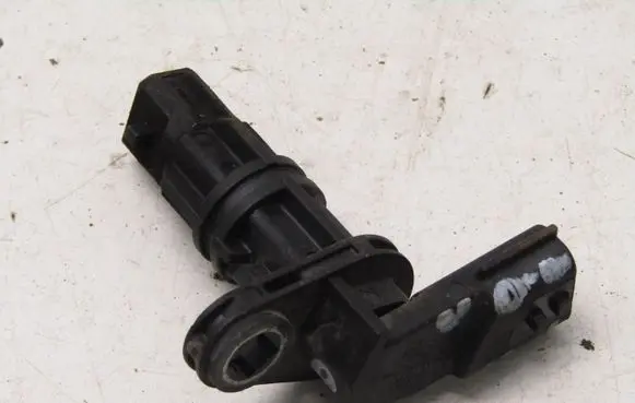 Dacia Sandero III Crankshaft position sensor 237313661R