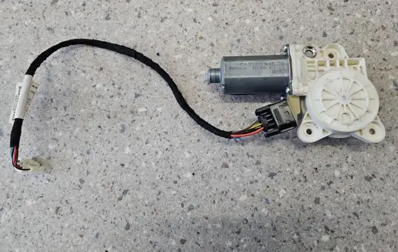 Mercedes-Benz SL R230 Front door window regulator motor A1718201442 A2308201115 1718201442