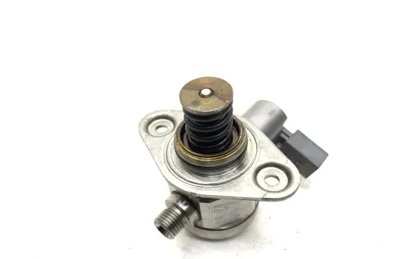 BMW X5 E70 Fuel injection high pressure pump 7595339 0261520068