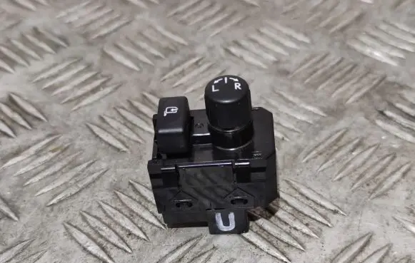 Subaru Outback Wing mirror switch 83061AJ020