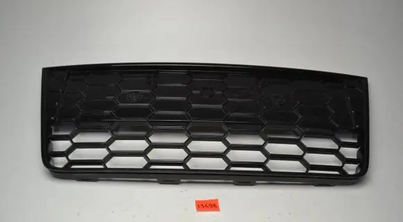 Ford Focus Front bumper lower grill BM5J17K945A BM5J17K945B