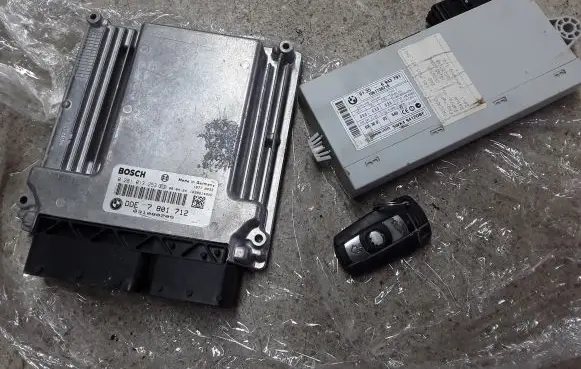 Engine ECU kit and lock set