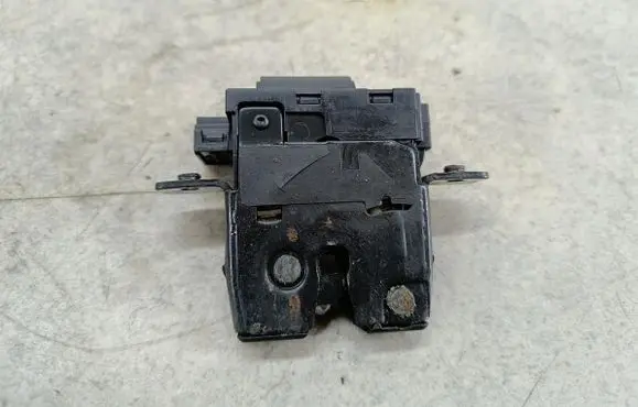 Renault Laguna III Tailgate lock latch 8200747429B