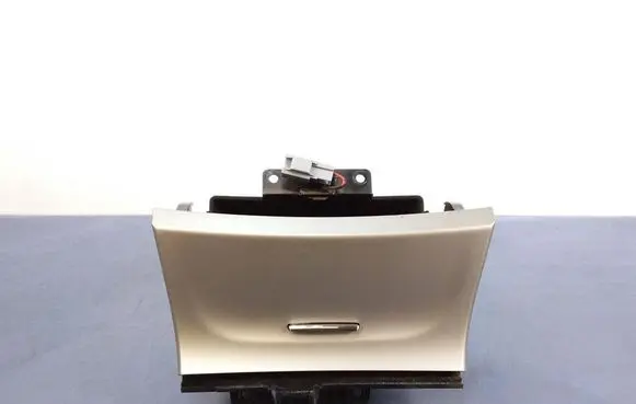 Jeep Grand Cherokee Glove box 
