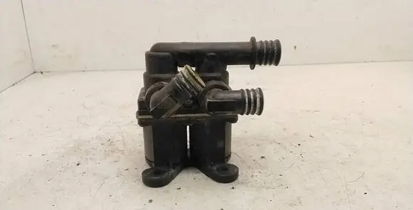 BMW 5 E34 Coolant heater control valve 1147412042