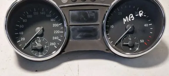 Mercedes-Benz R W251 Speedometer (instrument cluster) A2515401848 A2515406611 A2514420521