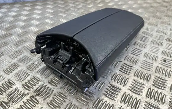 Mercedes-Benz C W205 Armrest 2056808804 1271362