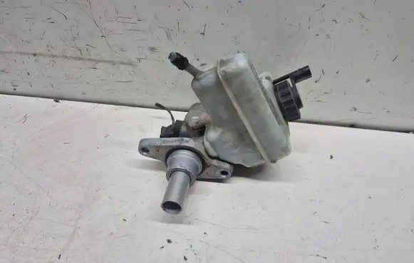Volkswagen Tiguan Master brake cylinder 5N0945459A 3C1611301