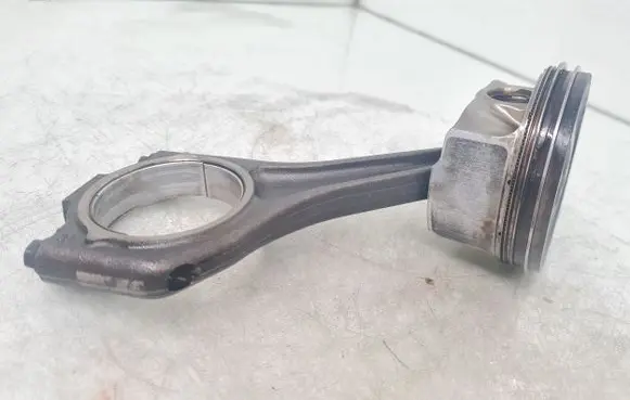 Jaguar XJ X351 Piston with connecting rod