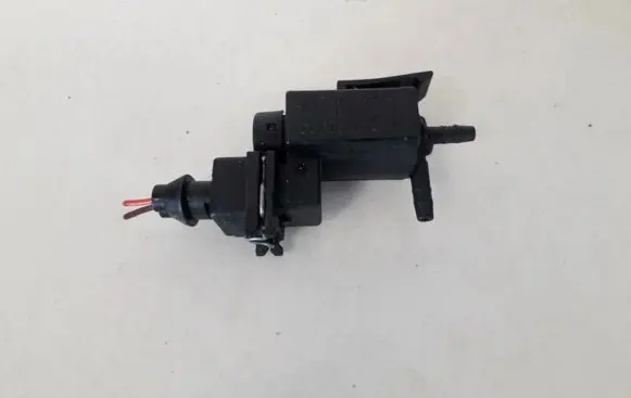 BMW 5 E39 Turbo solenoid valve