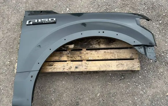 Ford F150 Fender FL34-16E132