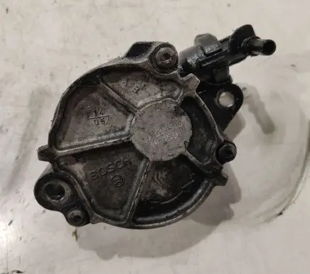 Peugeot 207 Vacuum pump D1562C1