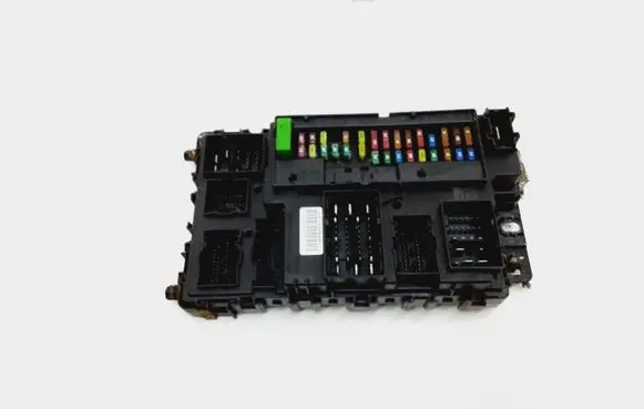 Ford Fusion II Fuse module DG9T14B476