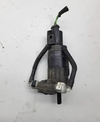 Volkswagen Touran I Windscreen/windshield washer pump 1K6955651