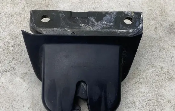 Audi A4 S4 B6 8E 8H Tailgate/trunk/boot lock/catch/latch 8E9827520