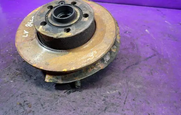 Volkswagen Transporter - Caravelle T4 Front wheel hub spindle knuckle
