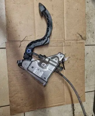 Skoda Citigo Clutch pedal 1S1721321