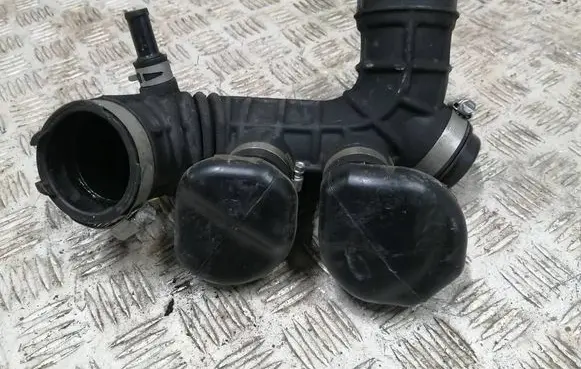 Suzuki Swift III Air intake hose/pipe 1388164R00