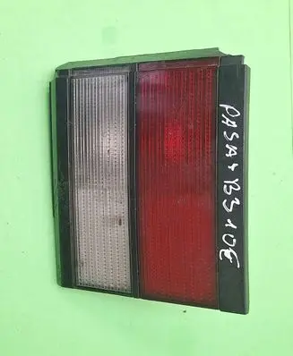Volkswagen PASSAT B3 Tailgate rear/tail lights 333945107