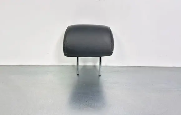 Toyota Land Cruiser (J120) Rear seat headrest 
