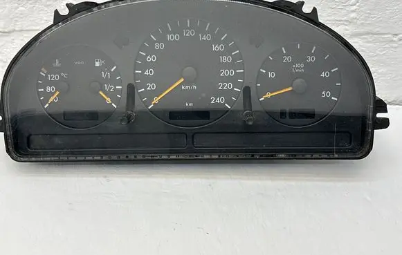 Speedometer (instrument cluster)