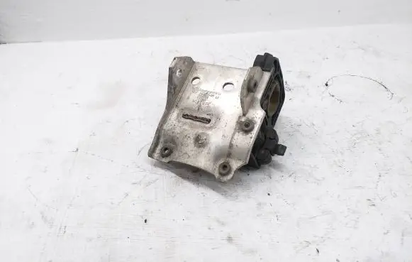 BMW 5 F10 F11 Radiator mount bracket 7186513 7207151 7211161