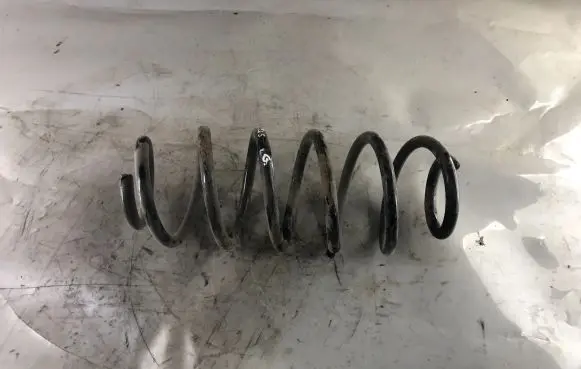 Toyota Auris 150 Rear coil spring