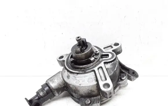 Volvo V70 Vacuum pump 30731825
