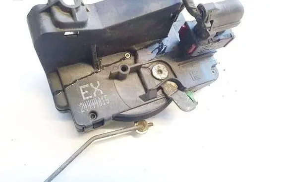 Opel Zafira A Front door lock 24444015