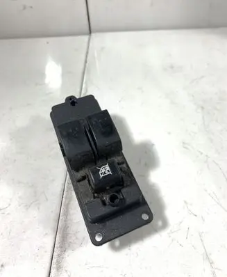 Mazda 3 I Electric window control switch 03123015BP7C66350