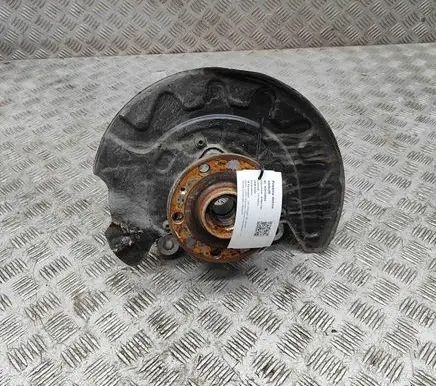 Volkswagen PASSAT B8 Front wheel hub 5Q0407258C