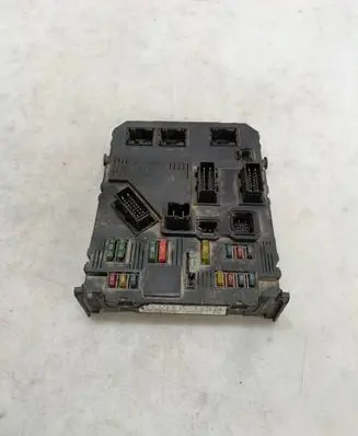 Citroen Berlingo Fuse module 9652474680 3118085320C BSPE0100