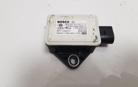 Audi A4 S4 B7 8E 8H Airbag deployment crash/impact sensor 8E0907637B 0265005618