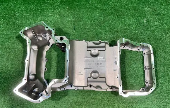 Mercedes-Benz C AMG W204 Oil sump A1560142302