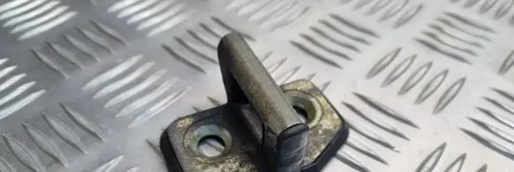Volvo 850 Front door lock loop/hook striker 1372931