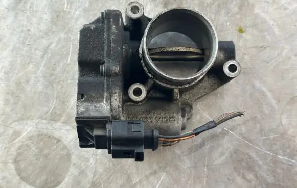 Renault Laguna II Throttle valve 7701062300