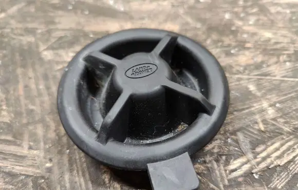 Land Rover Discovery 5 Spare wheel section trim HY321354BA