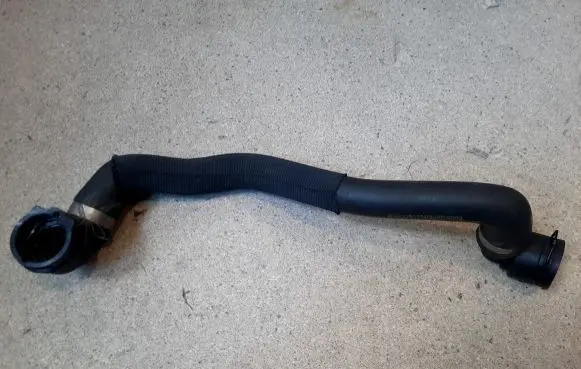 Mercedes-Benz E W213 Engine coolant pipe/hose A2135017400