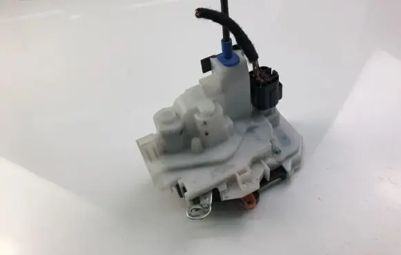 Citroen Nemo Coupe door lock (next to the handle) 1365229080