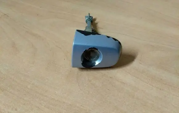 Toyota Corolla Verso E121 Front door lock (next to the handle) 