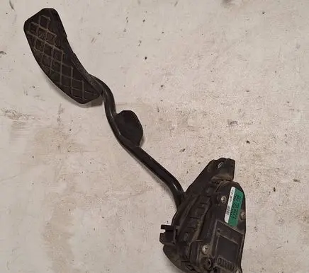 Volkswagen PASSAT B5.5 Accelerator throttle pedal 6PV00802608 8E2721523A 01360